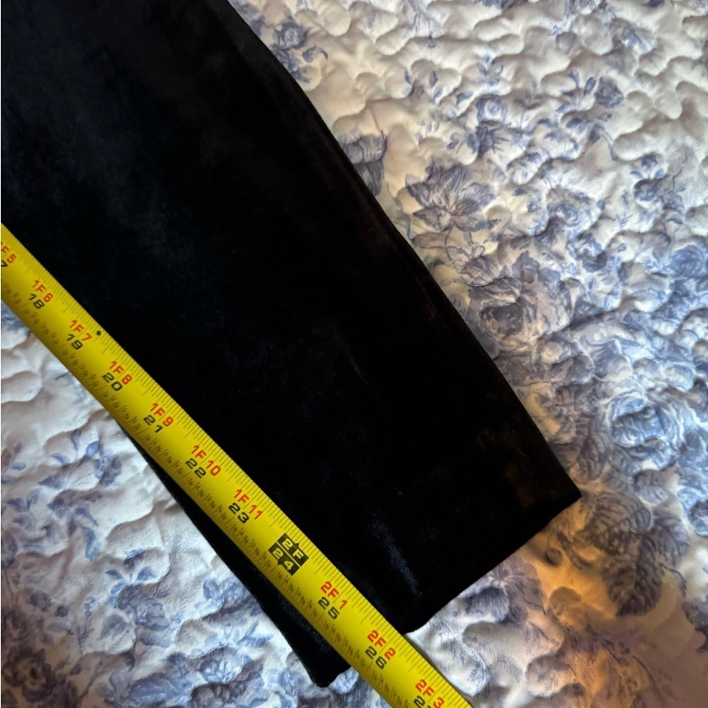 Joan Vass Black Velvet Stretch cropped Pants - Picture 5 of 5